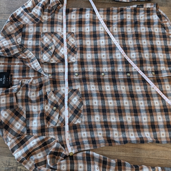 WindRiver woman's shirt size M - Picture 7 of 8